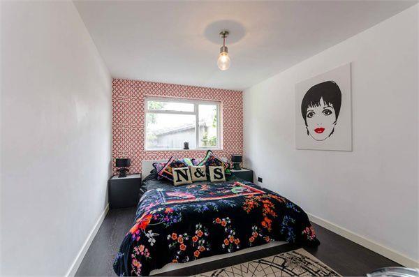 Daws Lane, Mill Hill, NW7